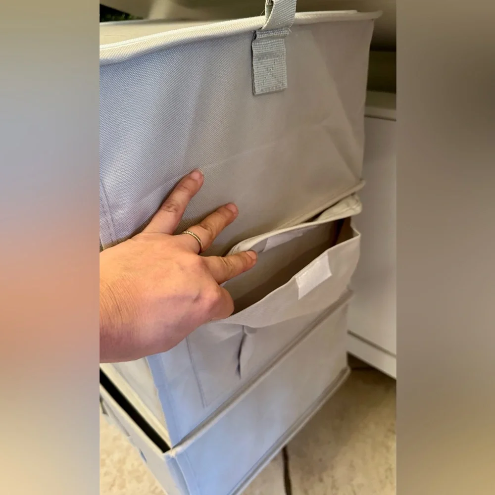 ⬜️ Gray Hanging Storage Organizer w/ Hooks